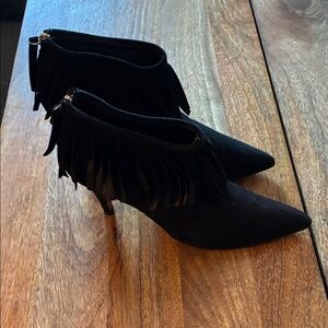 Chic Black Fringe Heeled Boots